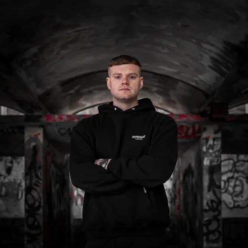 KLZO standing in a dark tunnel